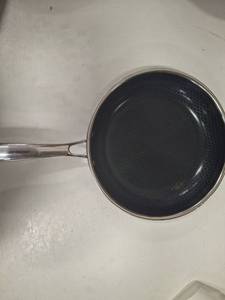 lot 3779 image: Hexclad 10 Inch Fry Pan