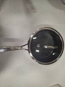 lot 3789 image: Henckels 3.1 QT Sauce Pan With Lid