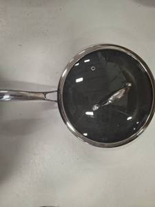 lot 3795 image: Hexclad 10 Inch Fry Pan With Lid
