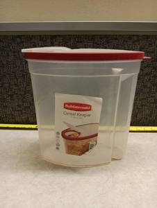 lot 17 image: Rubbermaid� Flex and Seal Cereal Keeper Canister  1.5 Gallon  Racer Red - Used