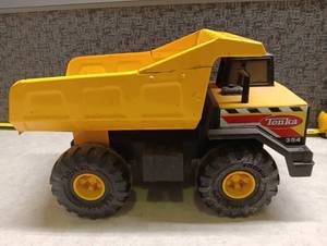 Tonka 354 Dump Truck Toy Vehicle