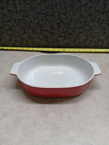 lot 27 image: Oval Baking Dish Red and White with Handles - No Markings