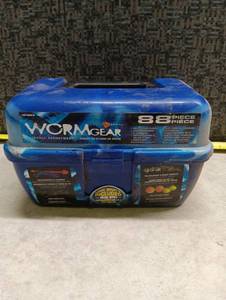 lot 46 image: South Bend Worm Gear Fishing Tackle Box - Blue - Missing front clip