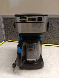 lot 56 image: Hamilton Beach Coffee Maker with Glass Carafe - UNTESTED