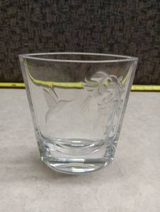 lot 71 image: Lead Crystal Etched Glass Tumbler with Bird and Floral Design
