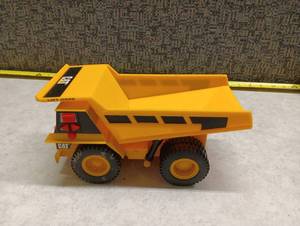 lot 79 image: CAT Dump Truck Toy Vehicle