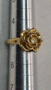 lot 39 image: Gold Tone Rose Flower Ring with Clear Stone Center