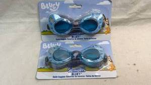 lot 42 image: Swimways Bluey Swim Goggles 2 Pack
