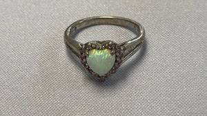 Beautiful 925 Silver Heart Shaped Ring w/ Decorative Setting