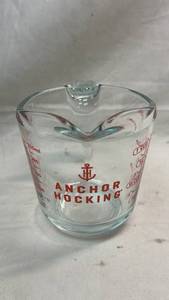 lot 99 image: Anchor Hocking Glass Measuring Cup 1 Cup 250ml