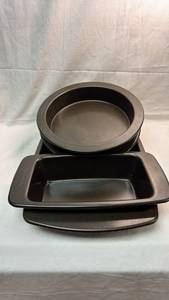 lot 103 image: Kitchenaid Baking Pans - Set of 4