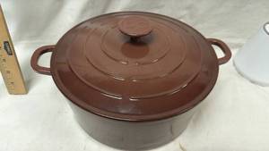 lot 108 image: Daniel Cremieux Dutch Oven with Lid