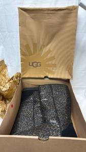 lot 130 image: UGG Australia Womens Boots (9)