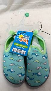 lot 143 image: Bring on the Sun Toddler Water Shoes - Medium 78 Fish Print