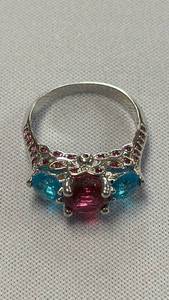 lot 171 image: Ornate Ring with Red and Teal Stones