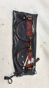 lot 176 image: Reading Glasses with LED Light 2.00 Tortoiseshell
