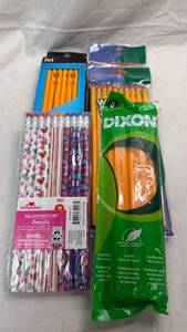 lot 203 image: Lot of 5 Packs of Pencils