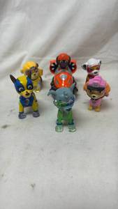 lot 234 image: Paw Patrol Action Figure Lot 6 Pieces