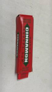 lot 236 image: Winnies Cinnamon Snappy Gum Novelty Item
