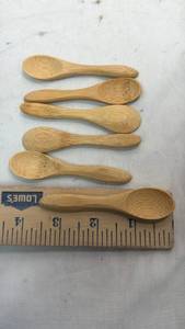 lot 260 image: Set of 6 Wooden Spoons with Textured Bowl