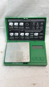 lot 263 image: Green Digital Pocket Scale with Quick Start Guide