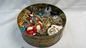lot 344 image: Jewelry and Collectibles Lot in Metal Tin