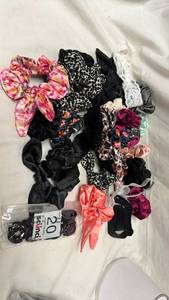 lot 354 image: 40 Hair Scrunchies & Headbands