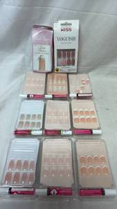 lot 384 image: Lot of Artificial Nails