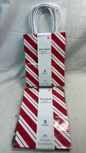 lot 397 image: American Greetings Gift Bags 5 Count 6in x 3.5in x 7.875in - Lot of 2 (10 Bags Total)