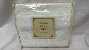 lot 403 image: Noble Excellence Villa King Sham 100% Cotton Bedding Set