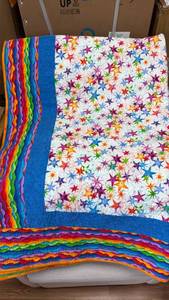 lot 423 image: Quilted Throw Blanket Multicolor Stars Rainbow Binding (58x84)