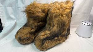lot 425 image: Pair of Furry Boots with Black Rubber Soles