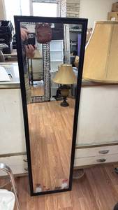 lot 450 image: Room Essentials Door Mirror Black 13.5 in W x 49.5 in (H 074 11 0045)