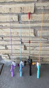 lot 451 image: Fishing Rod 4-Pack - Childrens Toy Rods