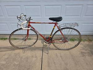 lot 453 image: Vintage Team Ralegh Record Bicycle