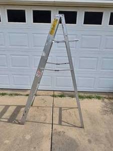 lot 461 image: Nice 6 foot Keller step ladder