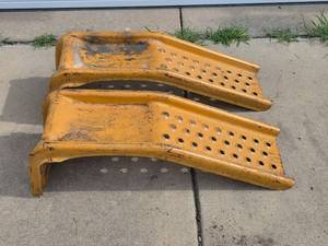 lot 462 image: metal car ramps