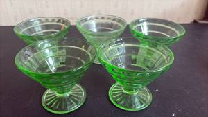 lot 1023 image: Set of 5 Green Uranium Glass Footed Dessert Bowls