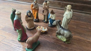 lot 1052 image: Vintage Ceramic Nativity Scene