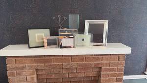 lot 2010 image: Modern Style Picture Frames