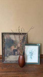 lot 2013 image: Wall Decor & Wood Vase with Willows