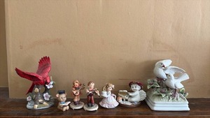lot 2014 image: Lot of 7 Ceramic Figurines Cardinal Birds Angels Musicians