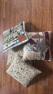 lot 2017 image: Quality Clean Throw Pillows