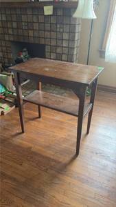 lot 2019 image: Solid Wood Table