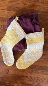 lot 2030 image: Pair of Quilted Christmas Socks Yellow White Sunflower Design with Cloth Napkins Bundle