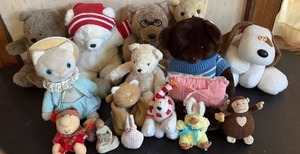 lot 2038 image: Vintage and Modern Plush Bundle Assorted Styles and Willow Tree Angel with Cat