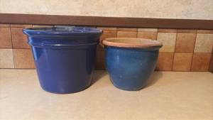 lot 5012 image: Ceramic Flower Pots, 10 & 12 Inch