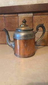 lot 5020 image: Manning Bowman & Co. copper and silver-plated tea or coffee pot from the late 19th century