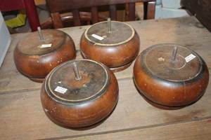 lot 2596 image: Vintage Sofa Feet 6 wide