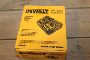 lot 2611 image: NEW IN BOX DeWalt 4 AMP Charger